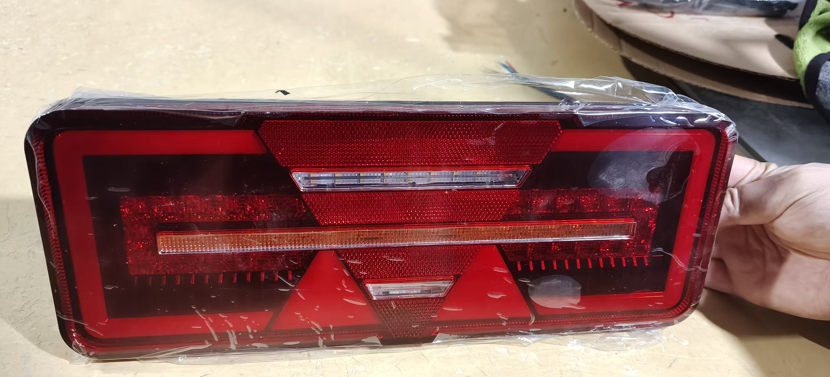 Universal Truck LED Tail Light, Waterproof LED Rear Combination Lamp for Semi Trailer & Tractor, 3-in-1 Brake Turn Reverse Light