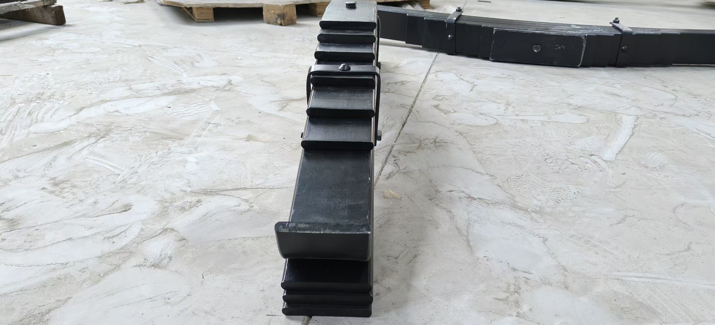 TYG1390104-0A Semi Trailer Leaf Spring, 90mm Width 10 Leaves 13mm Thick 60KG Heavy Duty Trailer Suspension Spring