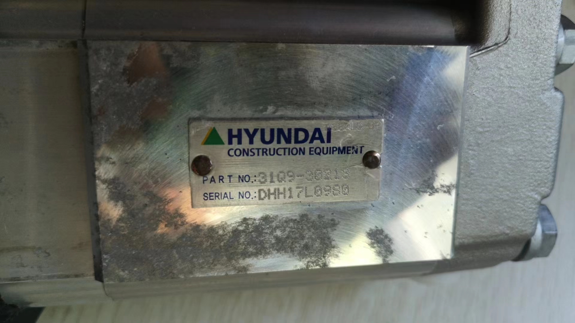 Hyundai R350LC-9 R480LC-9 Cooling Fan Motor 31Q9-30213, Hydraulic Fan Motor