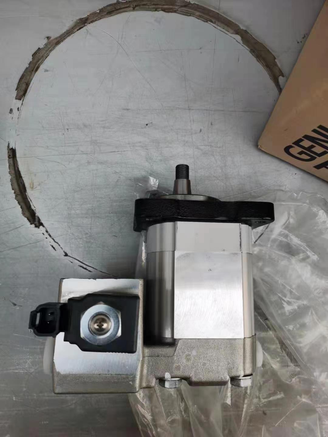 Hyundai R350LC-9 R480LC-9 Cooling Fan Motor 31Q9-30213, Hydraulic Fan Motor