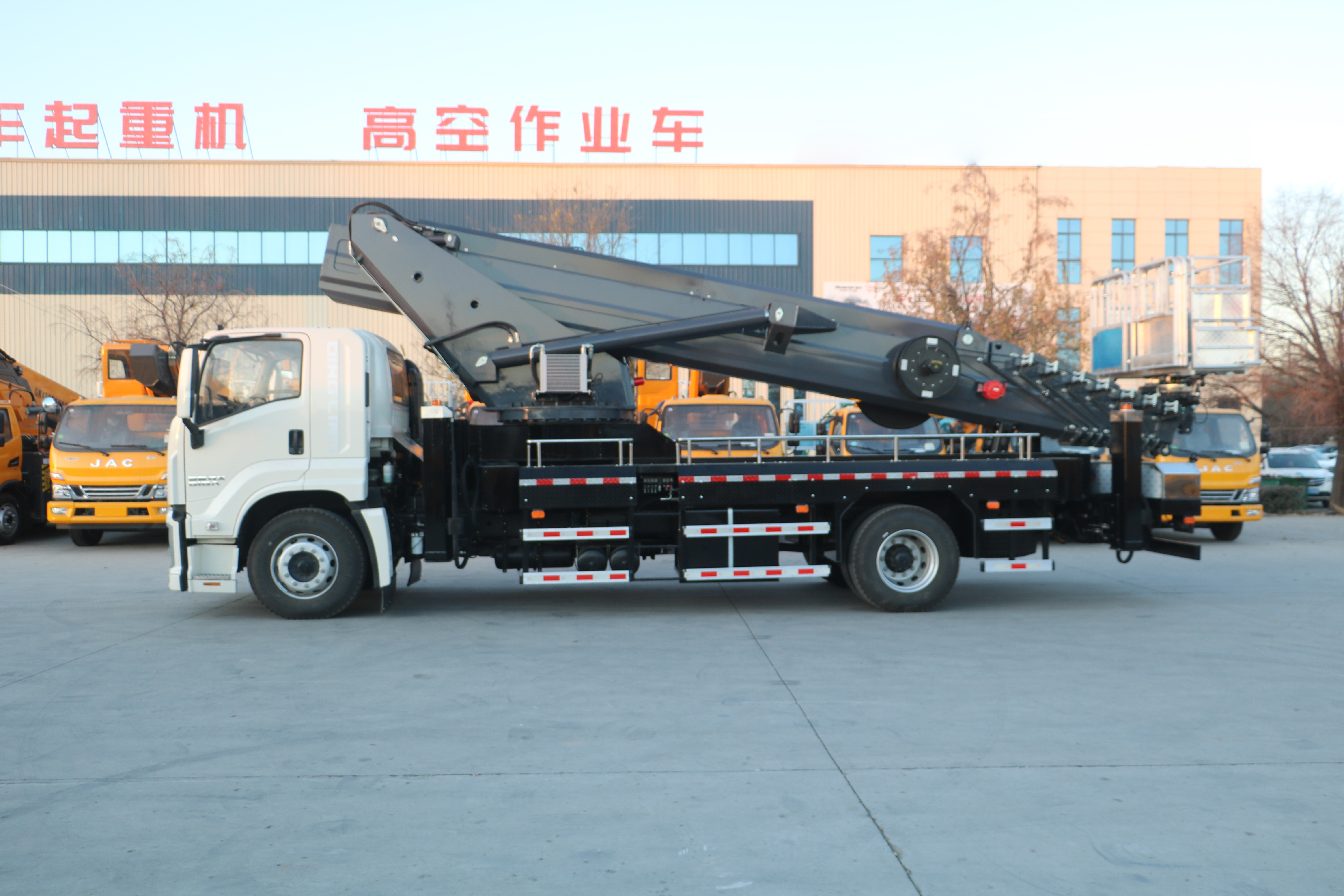 GK60 Aerial Work Platform, 9-section Telescopic Boom, Emergency Power Source, Multi Safety Protection
