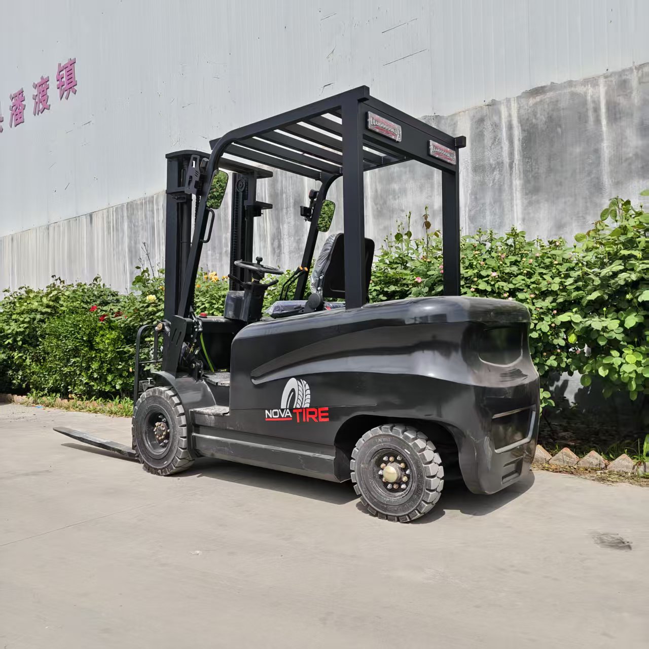 Logistics & Warehousing Electric Counterbalance Forklift, 2 Ton Capacity, 4.5m Lifting, Efficient Loading & Unloading