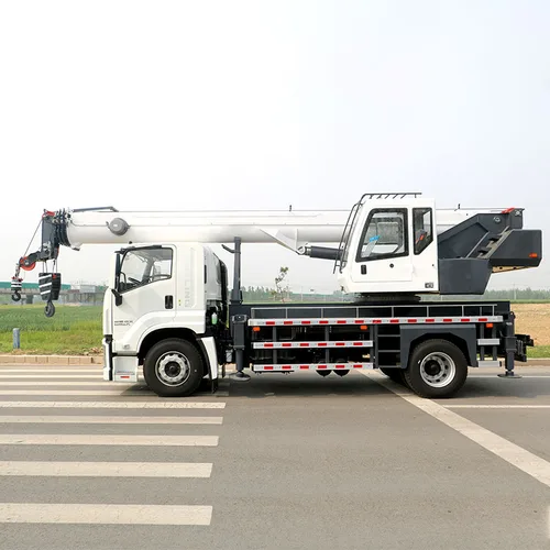 35m Lifting Truck Crane, Isuzu Chassis, Two-section Outriggers for Enhanced Stability