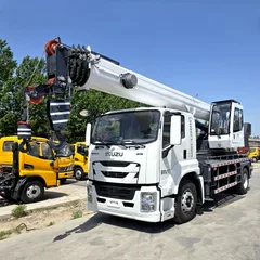 35m Lifting Truck Crane, Isuzu Chassis, Two-section Outriggers for Enhanced Stability