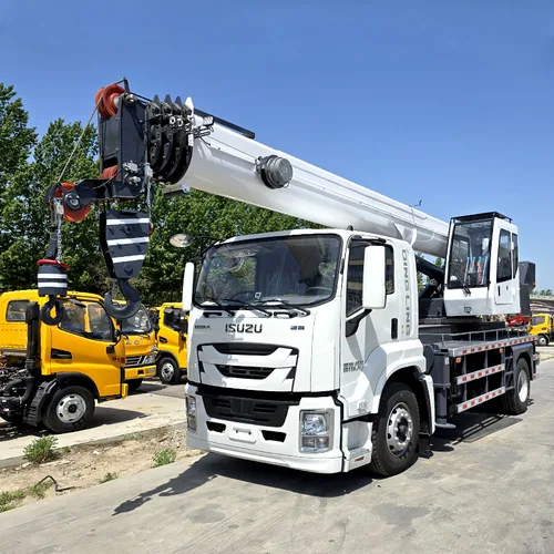 35m Lifting Truck Crane, Isuzu Chassis, Two-section Outriggers for Enhanced Stability