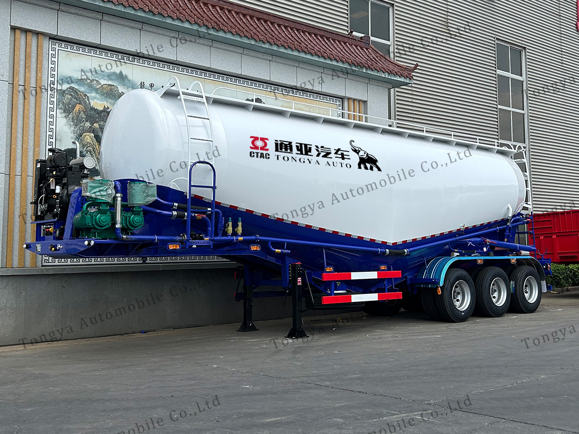 Tri Axle Dry Bulker Tanker Trailer