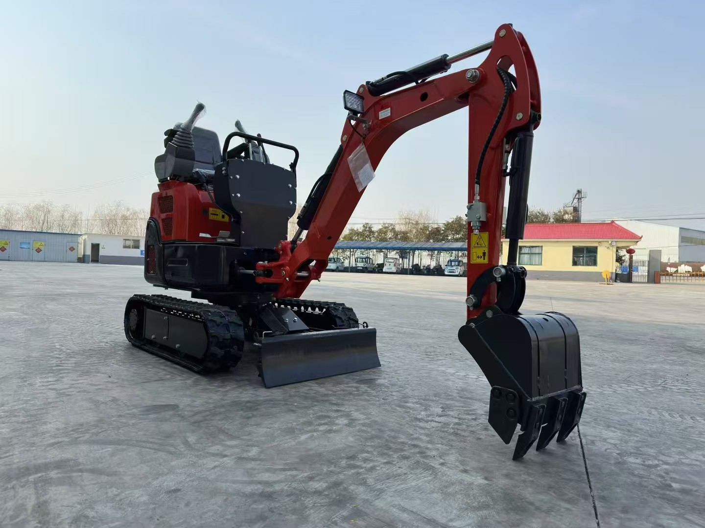 1.2Ton Mini Excavator | 1650mm Dig Depth & 2495mm Reach | 14HP CE EPA Engine