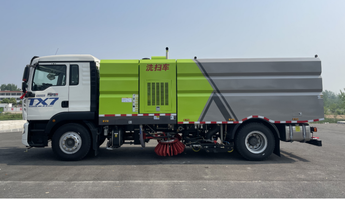 18 Ton Euro VI Sweeper Washer, Sinotruk Howo Chassis, Large Capacity Tank, Special for Municipal Road Cleaning