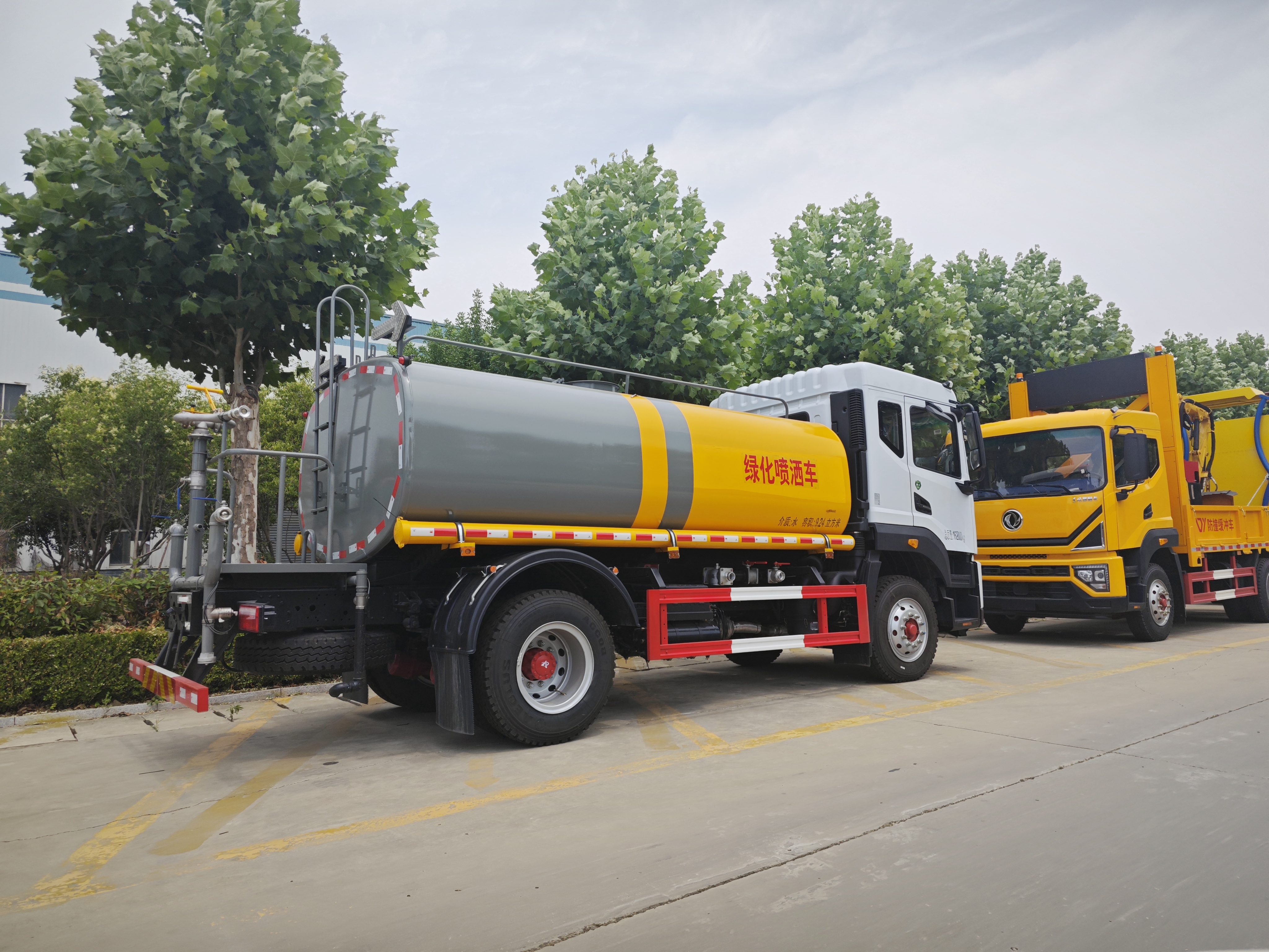 Euro VI 18-ton Water Sprinkler Truck, Q235 Carbon Steel Tank, 60/90 Water Pump, Special for Municipal Sanitation