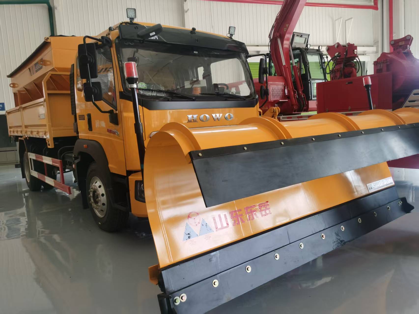 Shengyue Multi-functional Snow Removal Truck, 18-ton Class, Dongfeng Chassis, Optional 3-3.6m Snow Plow