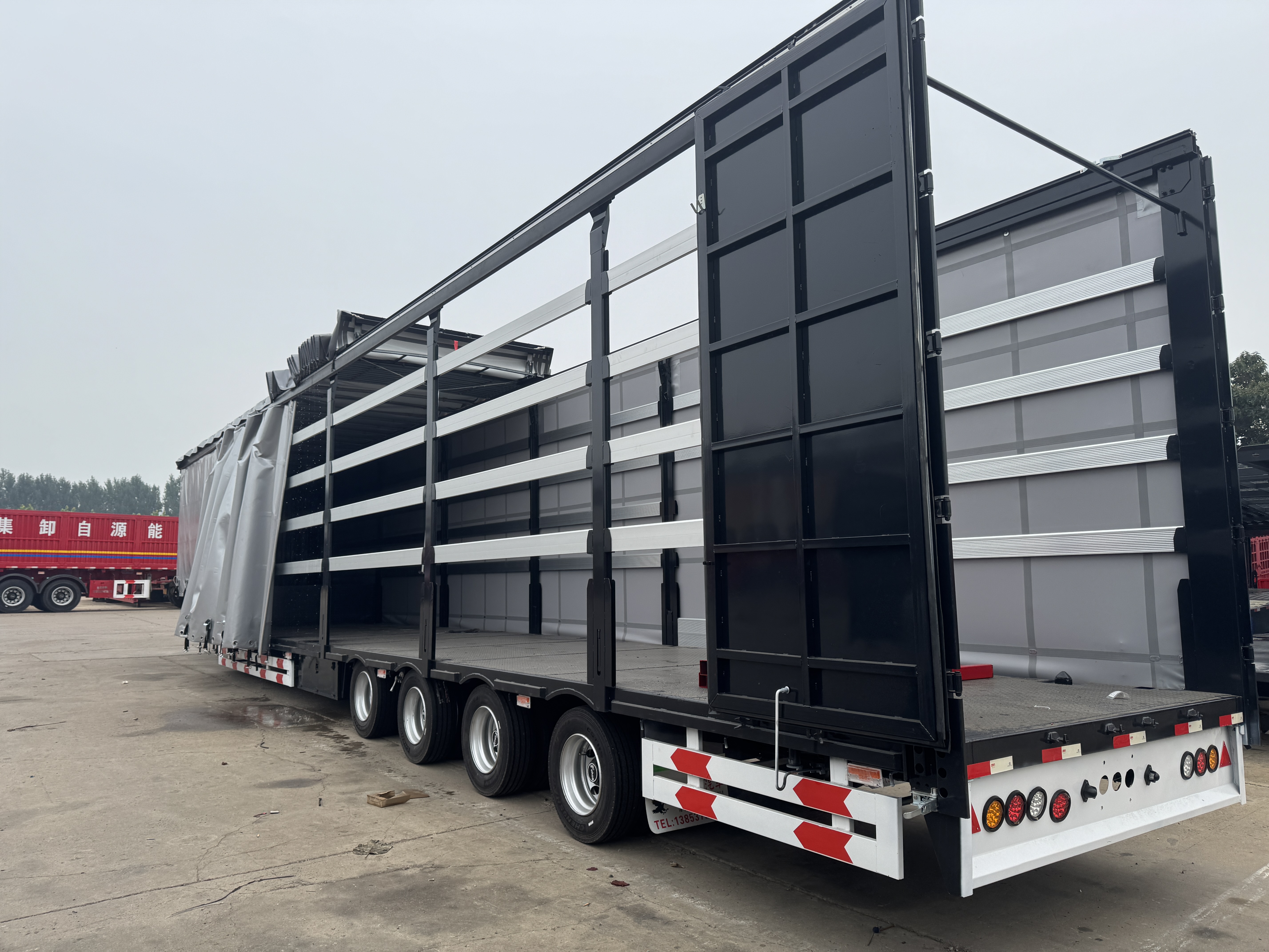 curtain‑side semi‑trailer
