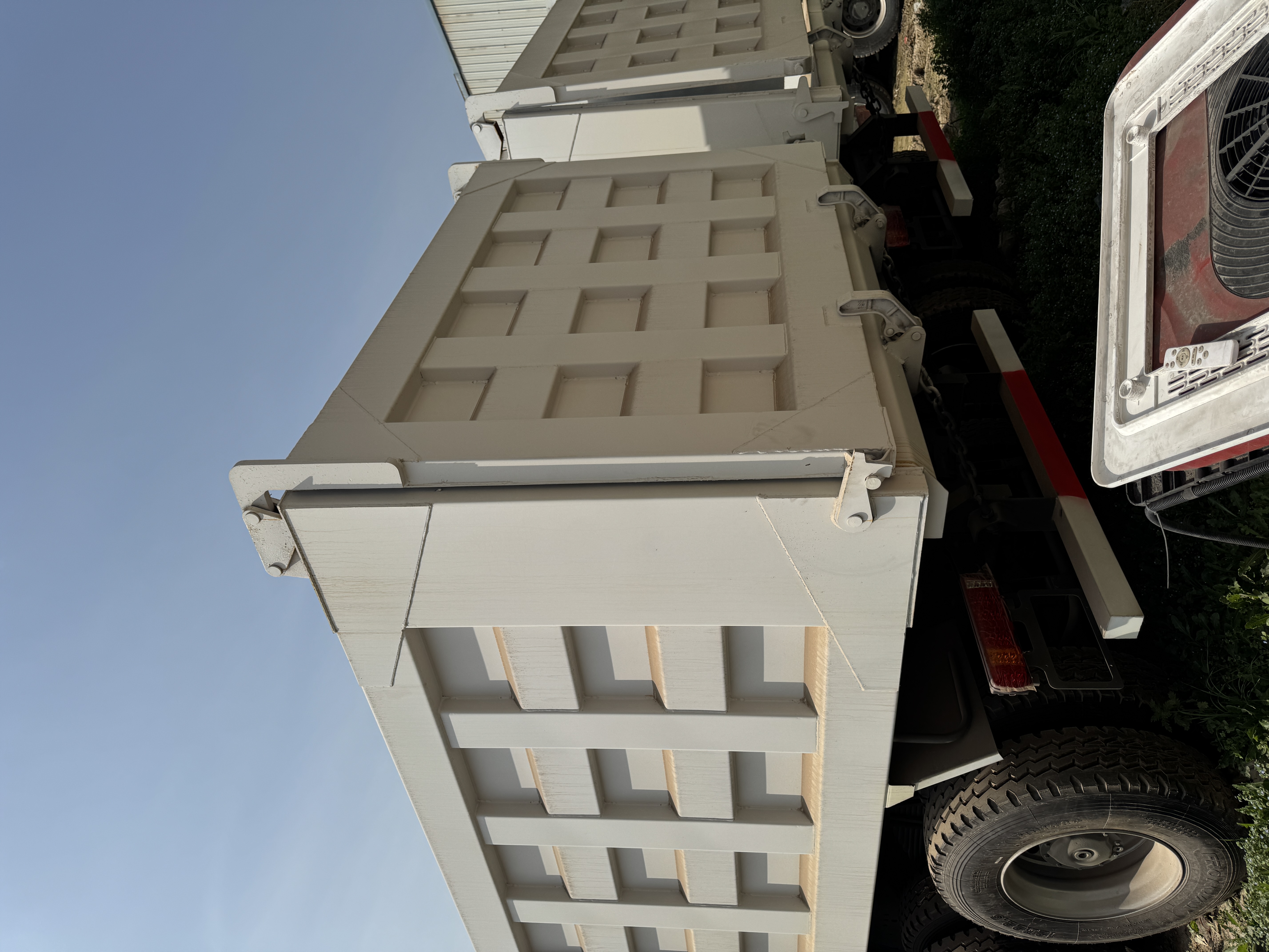 Sinotruk Howo 371‑HP dump truck
