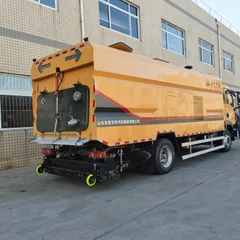 High-efficiency Municipal Sanitation Vacuum Cleaner Truck, Dual-function High-pressure Washing + Vacuum