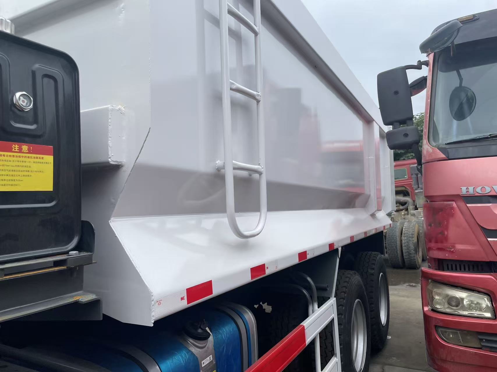 Howo NX dump truck, 6x4 drive