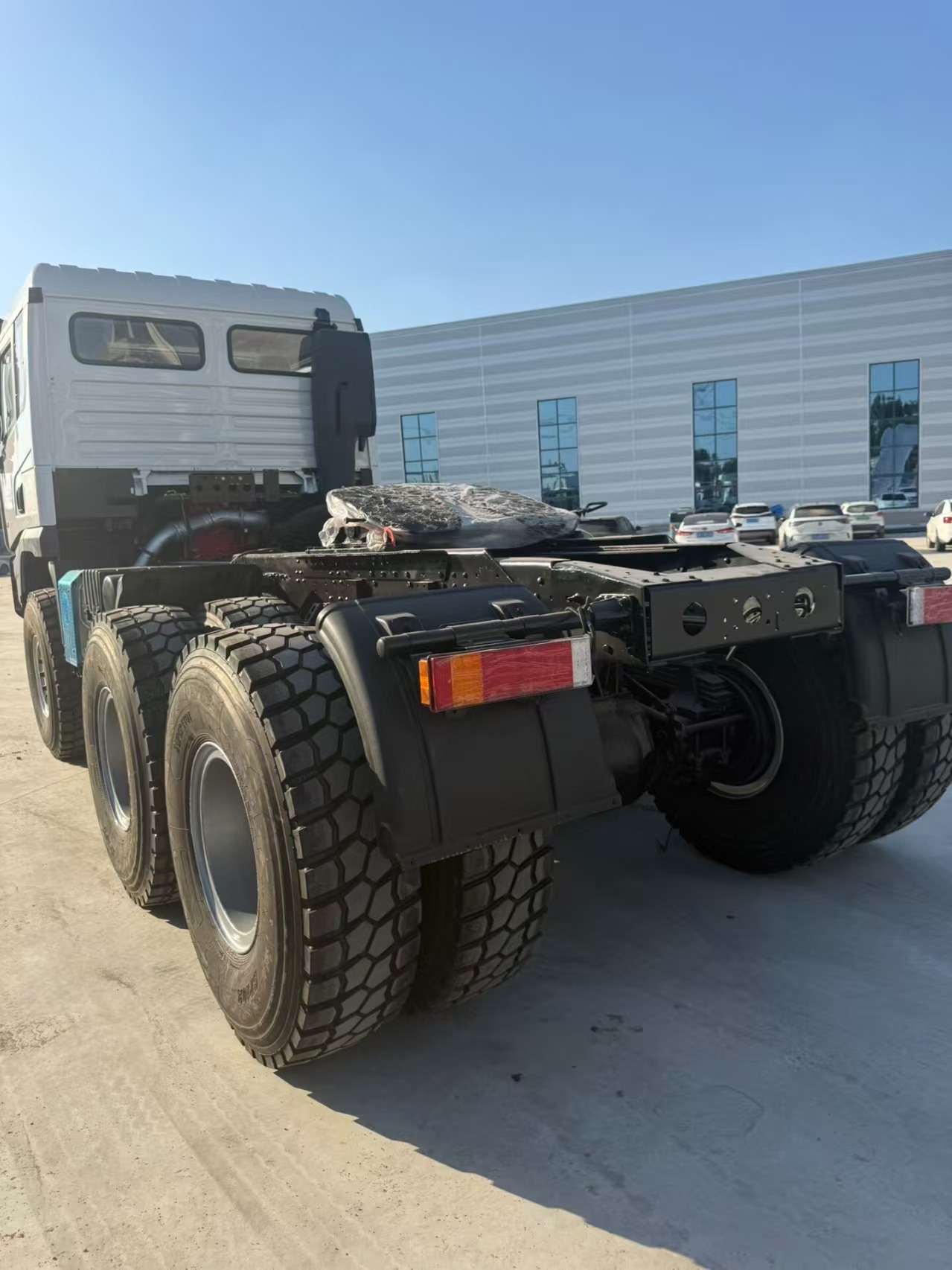 Shakman 6x6 All-Wheel Drive Off-Road Tracto