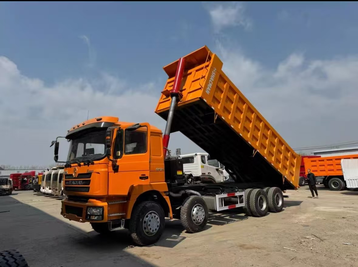 SHACMAN 8×4 Dump Truck