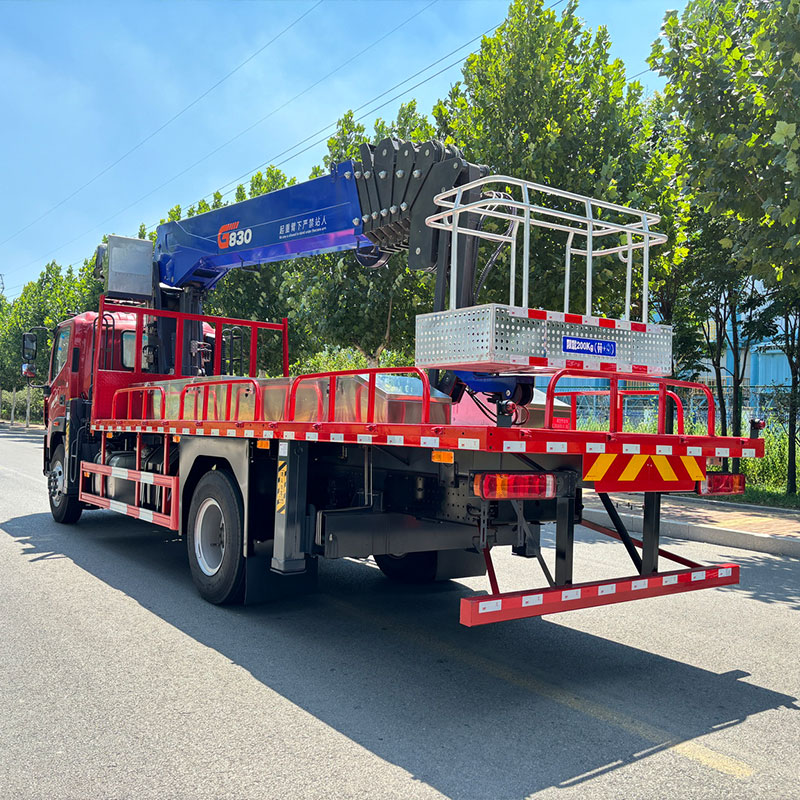 Chinese 4X2 Mounted Crane Truck with  8 Ton Telescopic Boom with 30m High-Altitude Work Platform