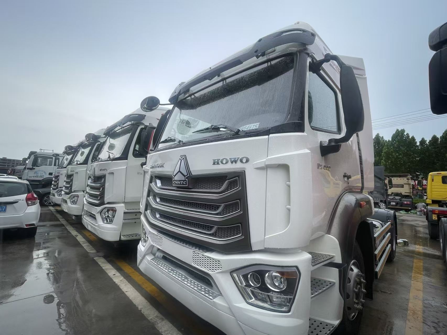 Howo NX4*2 tractor