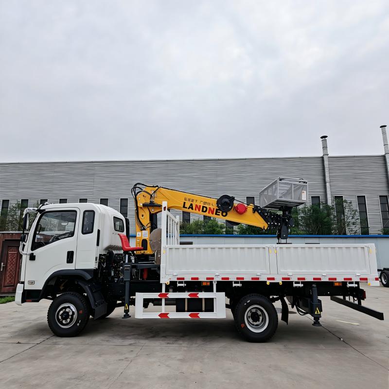 Aerial Work Platform for Building Exterior & Bridge Maintenance, 360° Rotation, Suitable for Complex Conditions