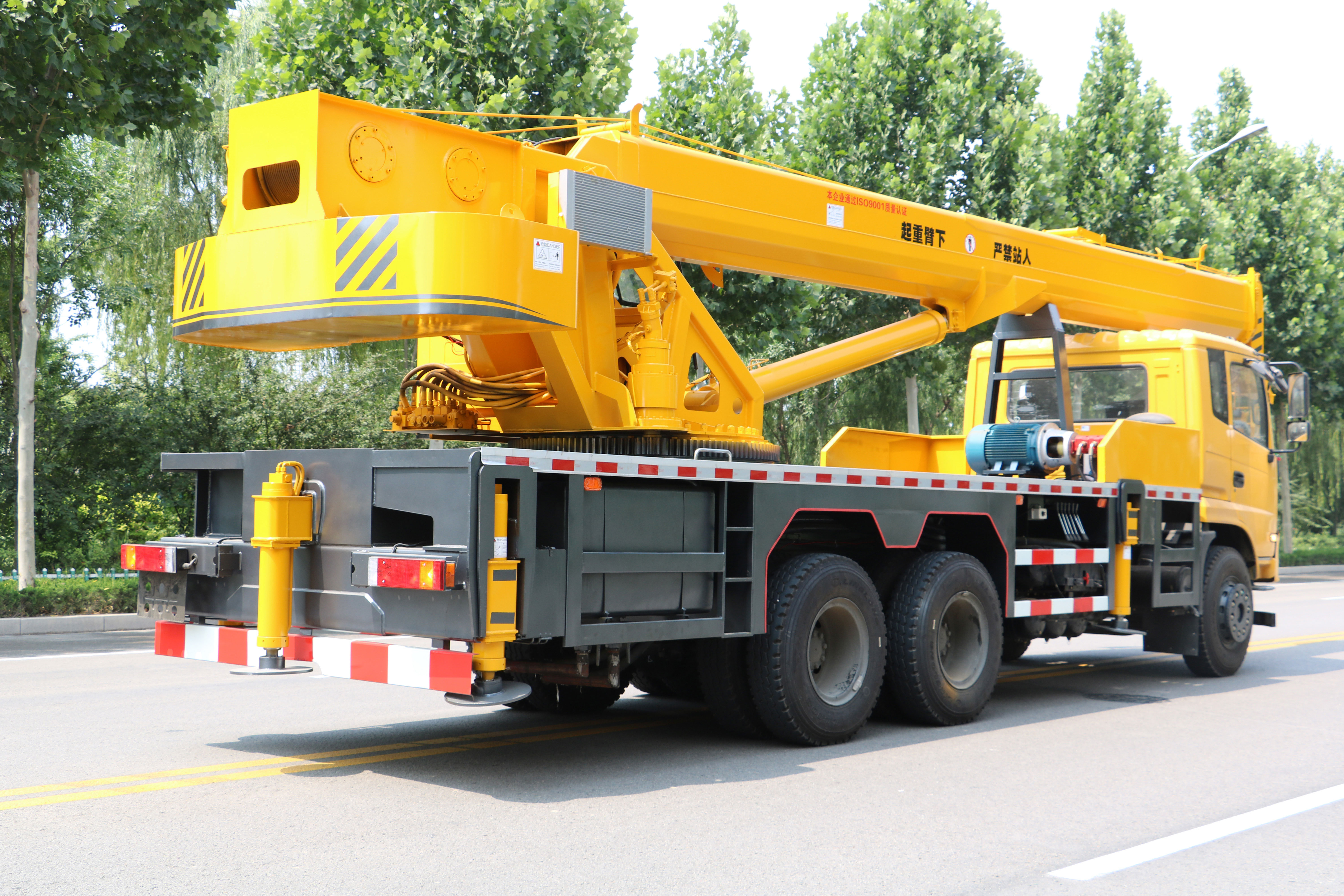 25 Tons Crane Telescopic Crane Telescopic Boom Mobile Truck Crane for Car Lift Crane Can Be Customized According to Requirements