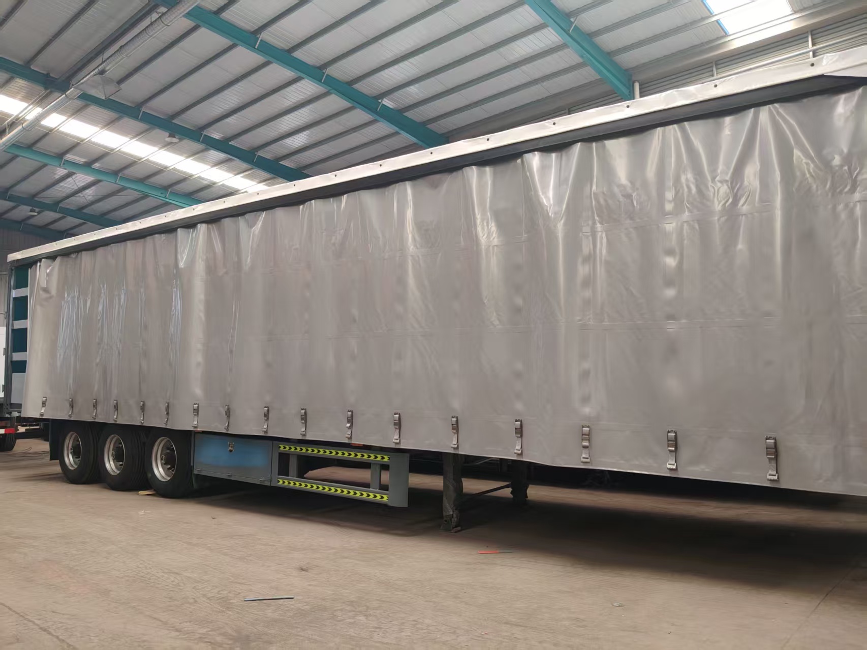 Curtain Side Trailer for Express / E-commerce Cargo, Efficient Loading, Rainproof & Anti-theft