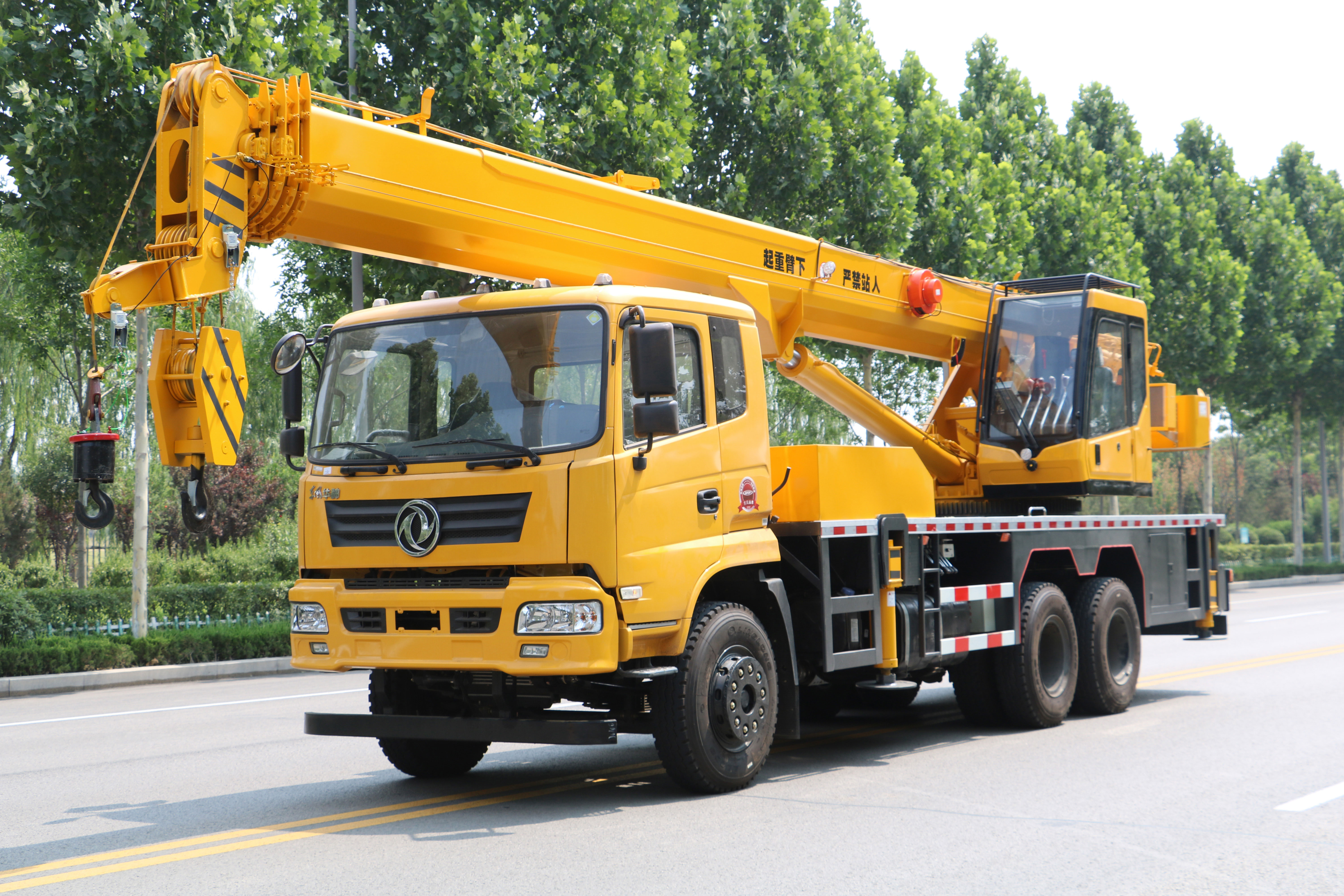 25 Tons Crane Telescopic Crane Telescopic Boom Mobile Truck Crane for Car Lift Crane Can Be Customized According to Requirements