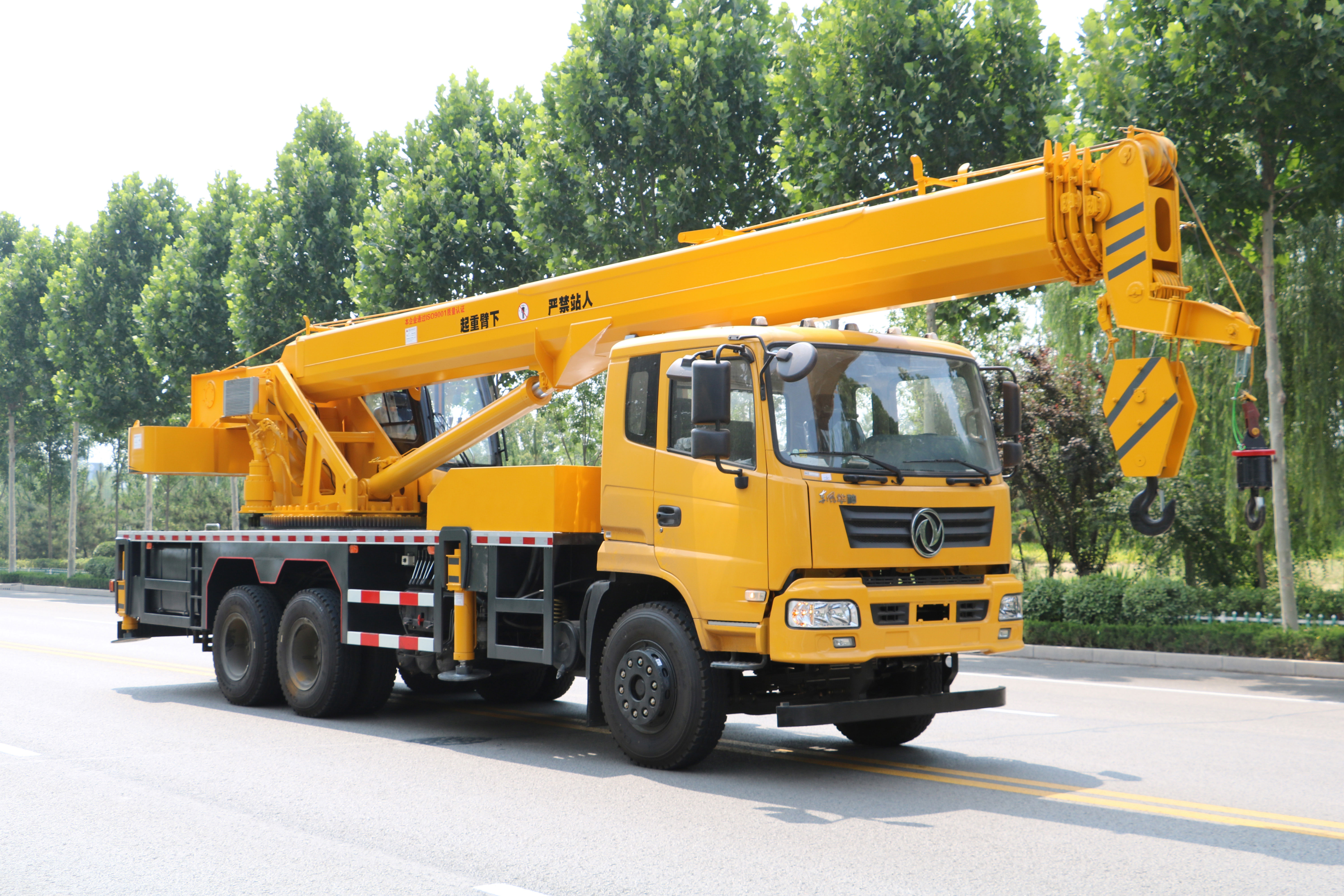 25 Tons Crane Telescopic Crane Telescopic Boom Mobile Truck Crane for Car Lift Crane Can Be Customized According to Requirements