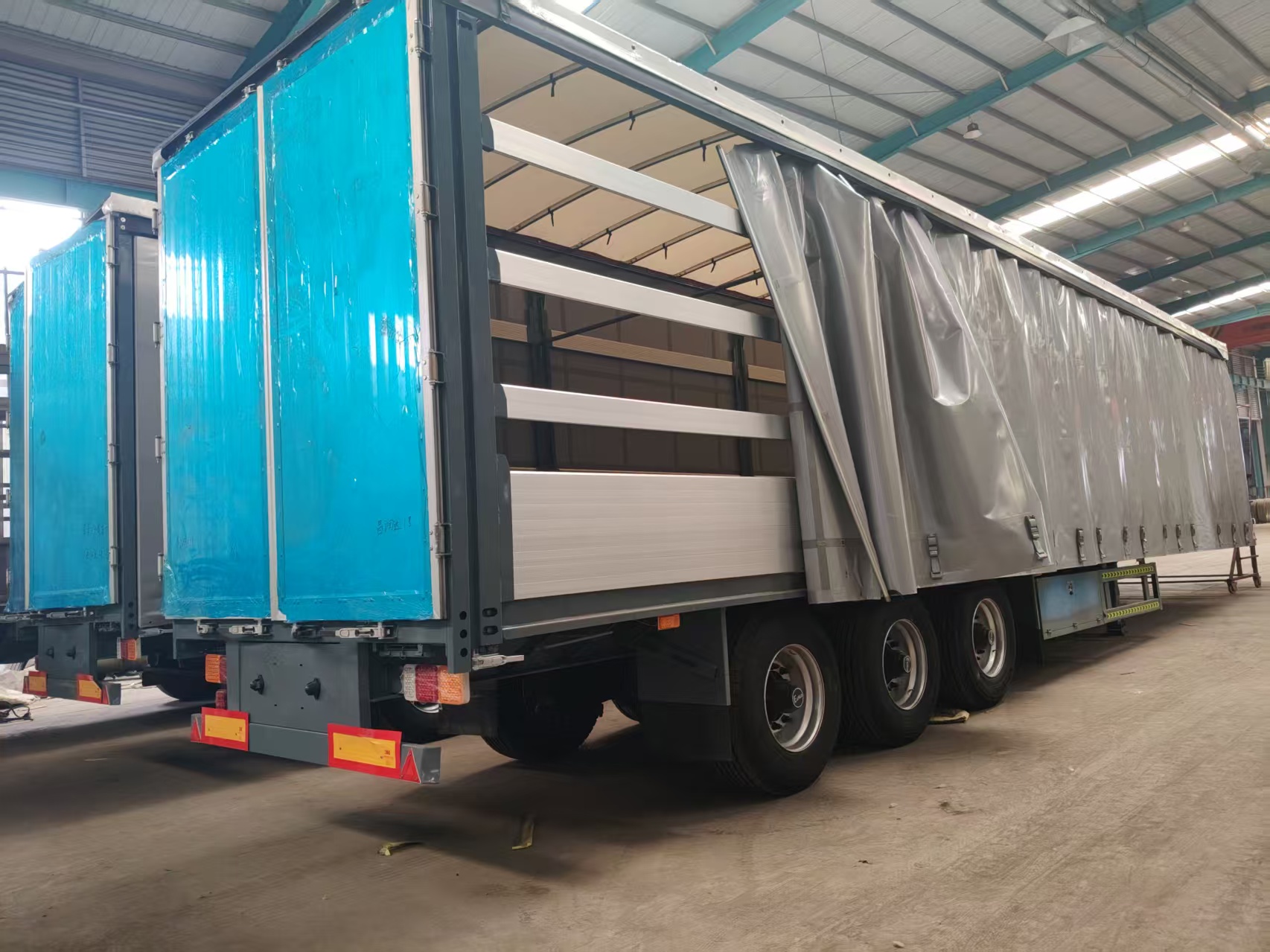Curtain Side Trailer for Express / E-commerce Cargo, Efficient Loading, Rainproof & Anti-theft