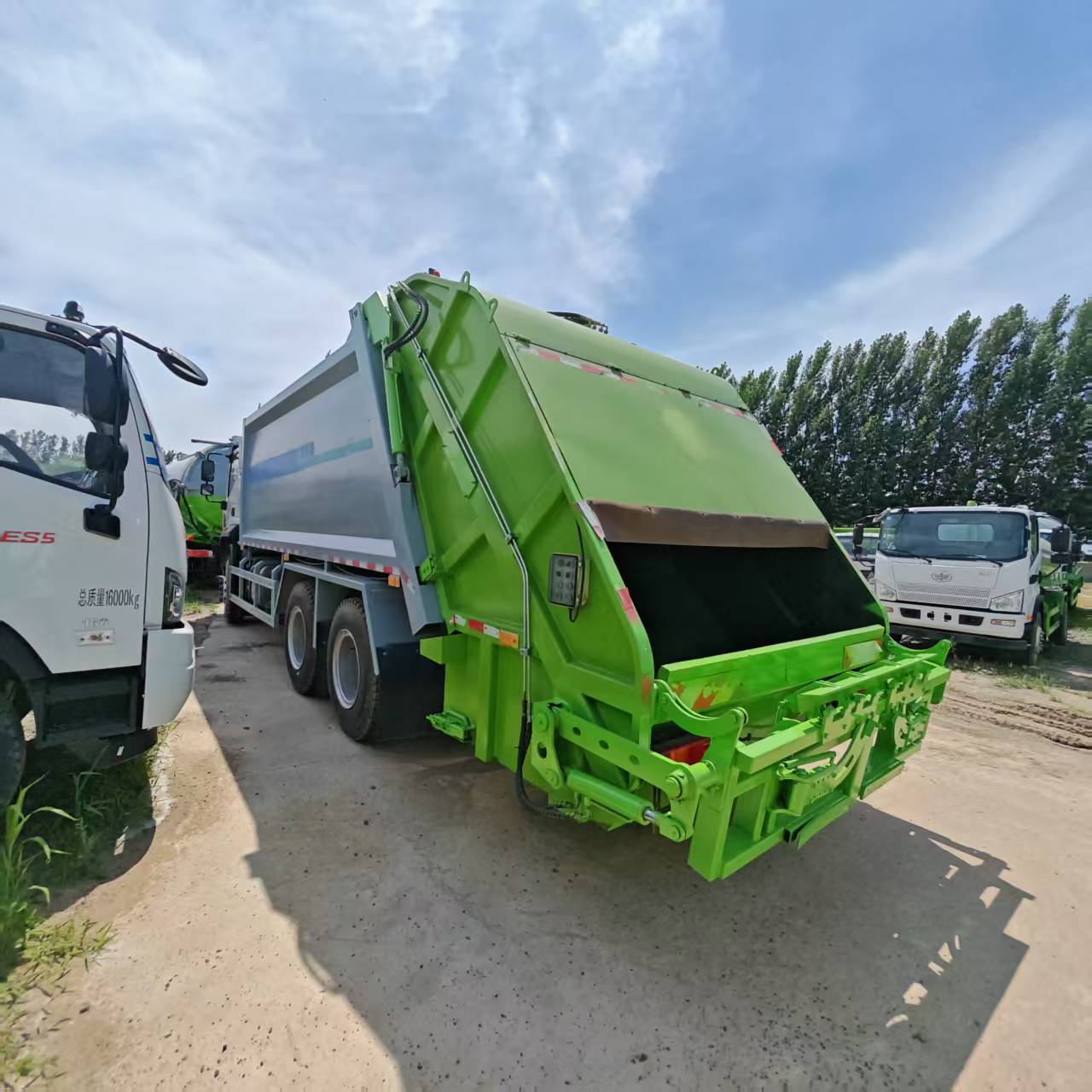 Foton Auman GTL 6×4 Rear Loader Compactor Garbage Truck 22-25m³ National VI 25Ton Municipal Waste Collection Vehicle