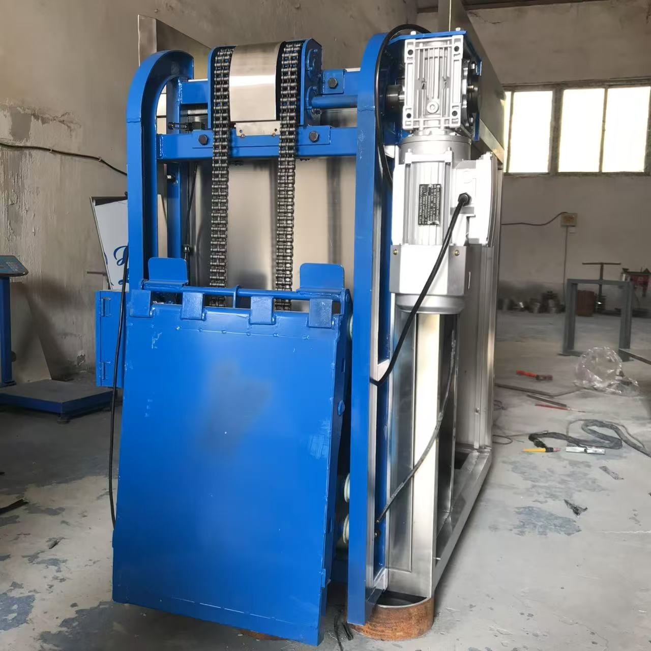 Bin Lifting & Tipping Machine for 120L/240L/660L Waste Bins, Labor-Saving Bin Feeder & Dumper