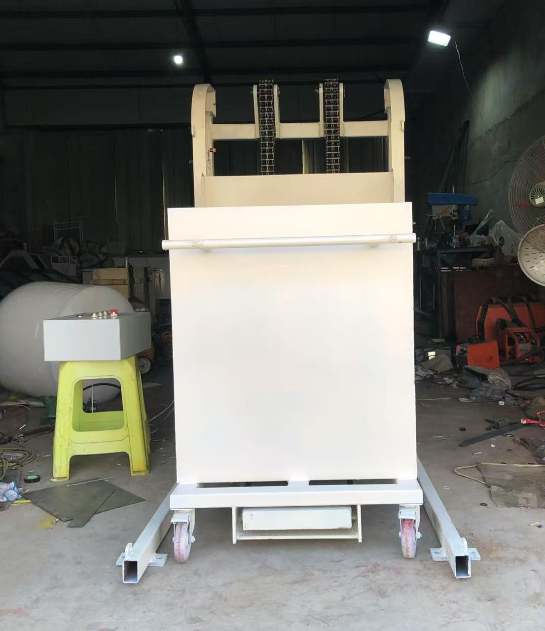 Bin Lifting & Tipping Machine for 120L/240L/660L Waste Bins, Labor-Saving Bin Feeder & Dumper
