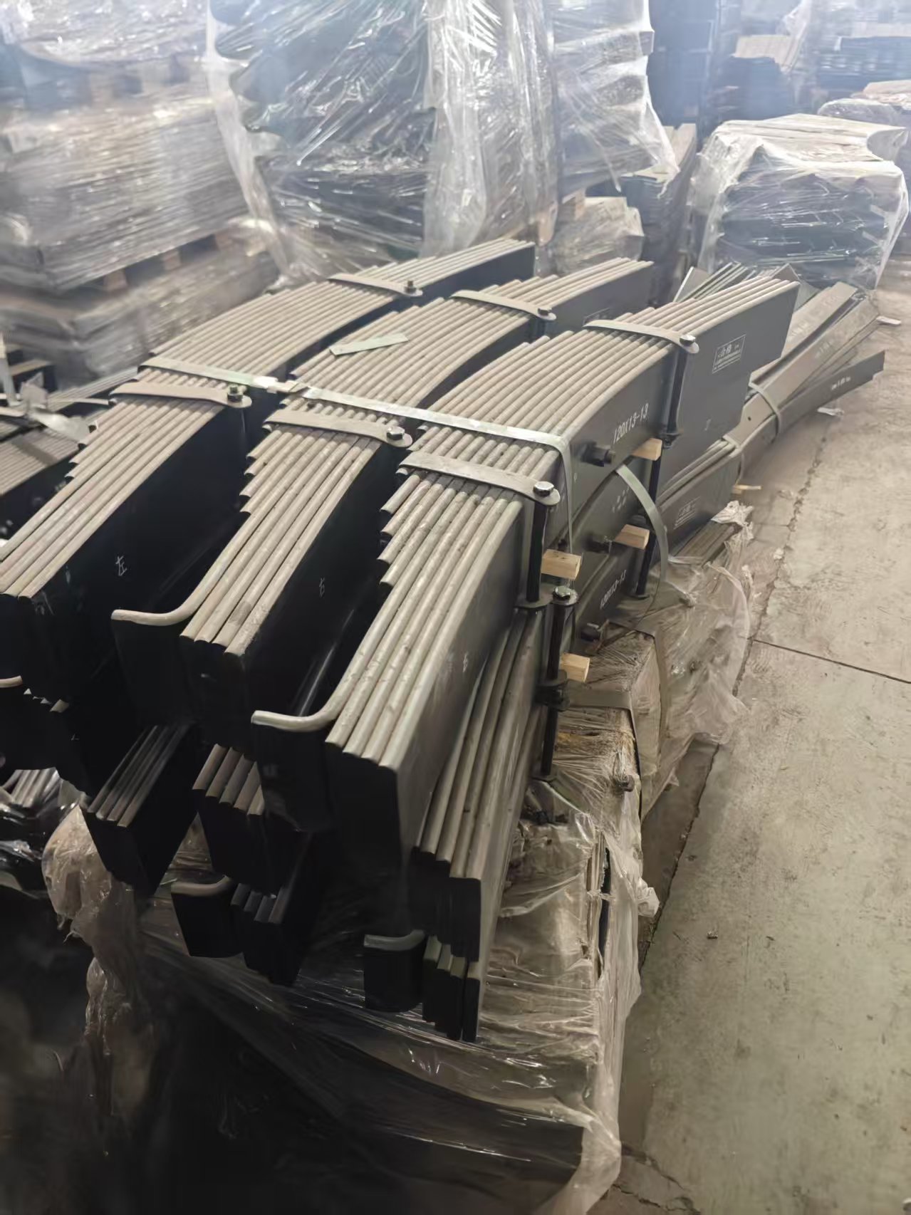 New High Strength Trailer Leaf Spring Suspension Pack for Semi Trailer Axle System with 200T Max Payload Factory Price
