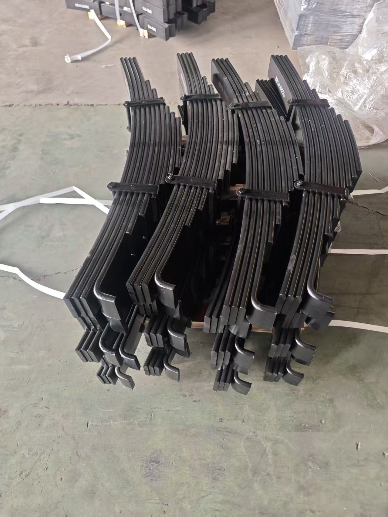 New High Strength Trailer Leaf Spring Suspension Pack for Semi Trailer Axle System with 200T Max Payload Factory Price