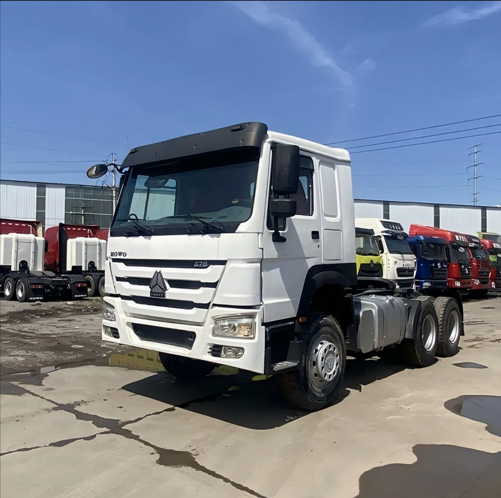 Used Sinotruk Tractor Head, 10/12/16 Speed Gearbox, 6×4 Dual Rear Drive