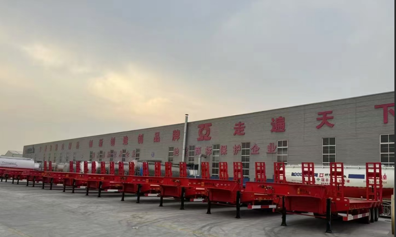 45CBM Vertical Bulk Cement Tank Semi-Trailer Powder Material Transport Tanker