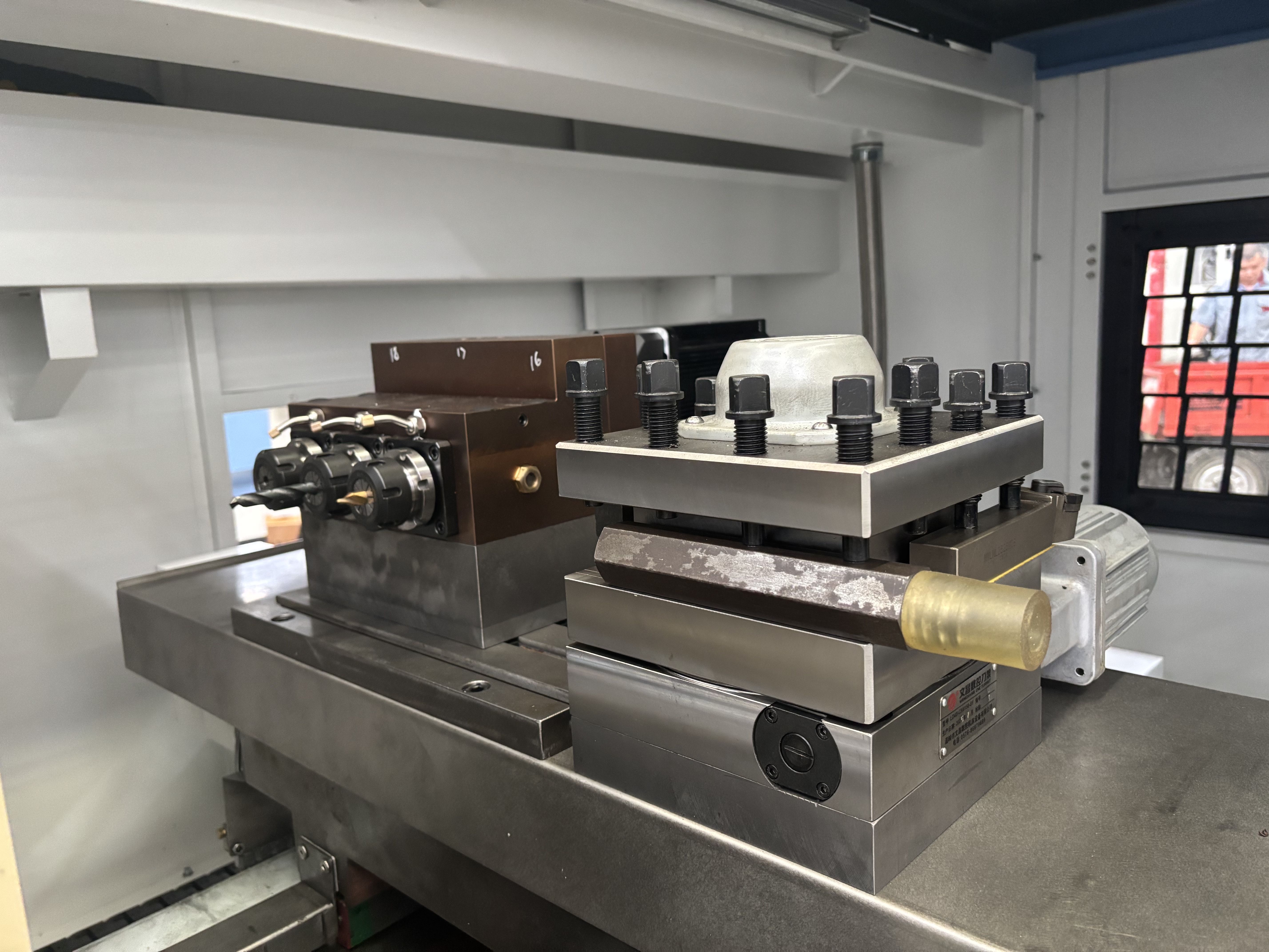 HX-70200-120 Dual-spindle CNC Lathe, Horizontal Flat Bed 4-axis Linkage Precision Machining Equipment