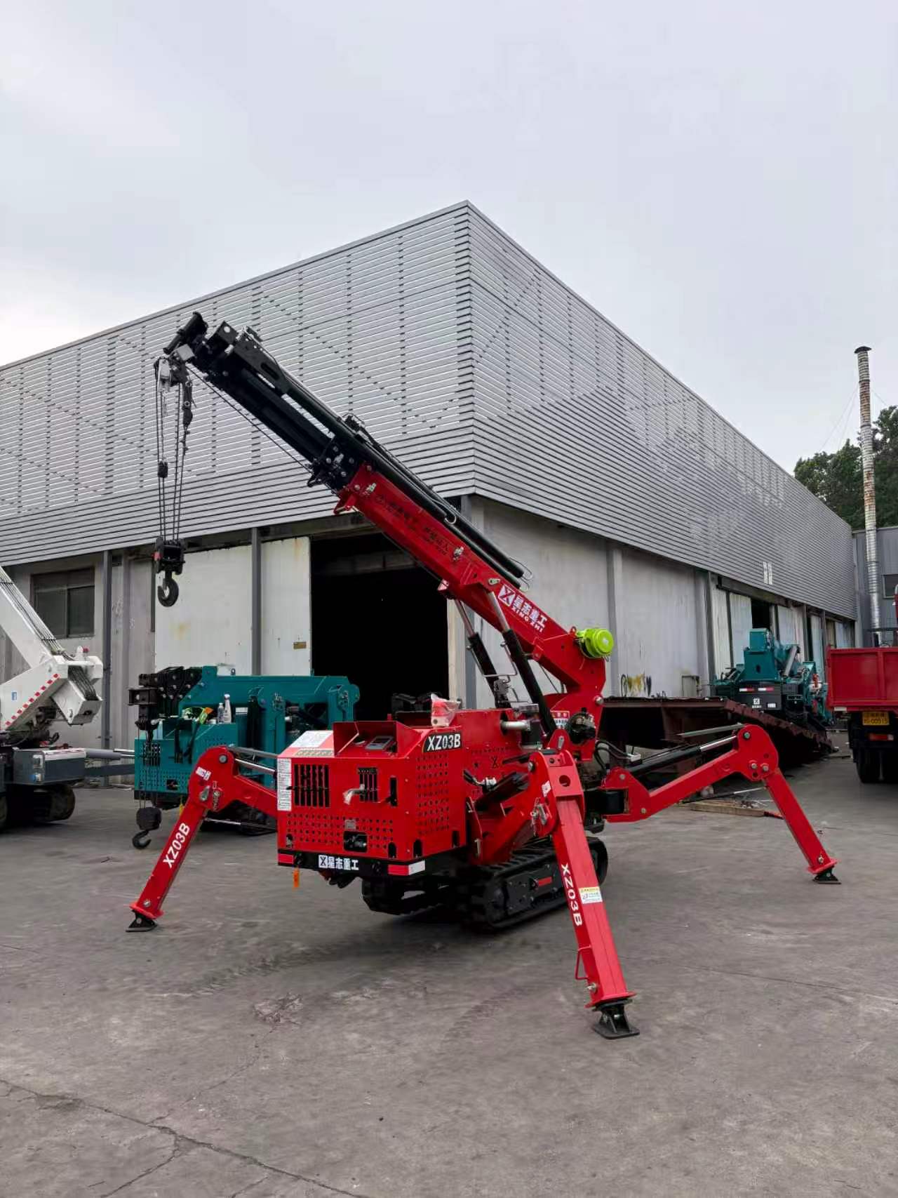 XZ03B 3 Ton Crawler Spider Crane, Compact Mini Hydraulic Crane for Narrow Construction Sites
