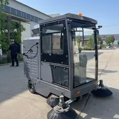 YJ-2000 Fully Enclosed Ride-on Floor Sweeper Lithium Battery Industrial Road Cleaning Vehicle