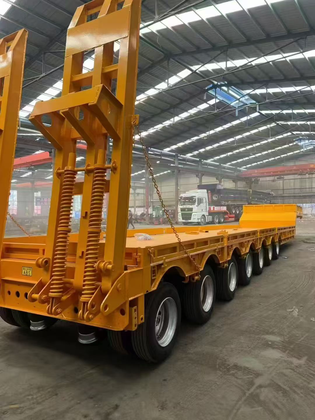Multi-Axle Heavy Lowbed Semi Trailer, Oversize Heavy Equipment Transport Semi-Trailer