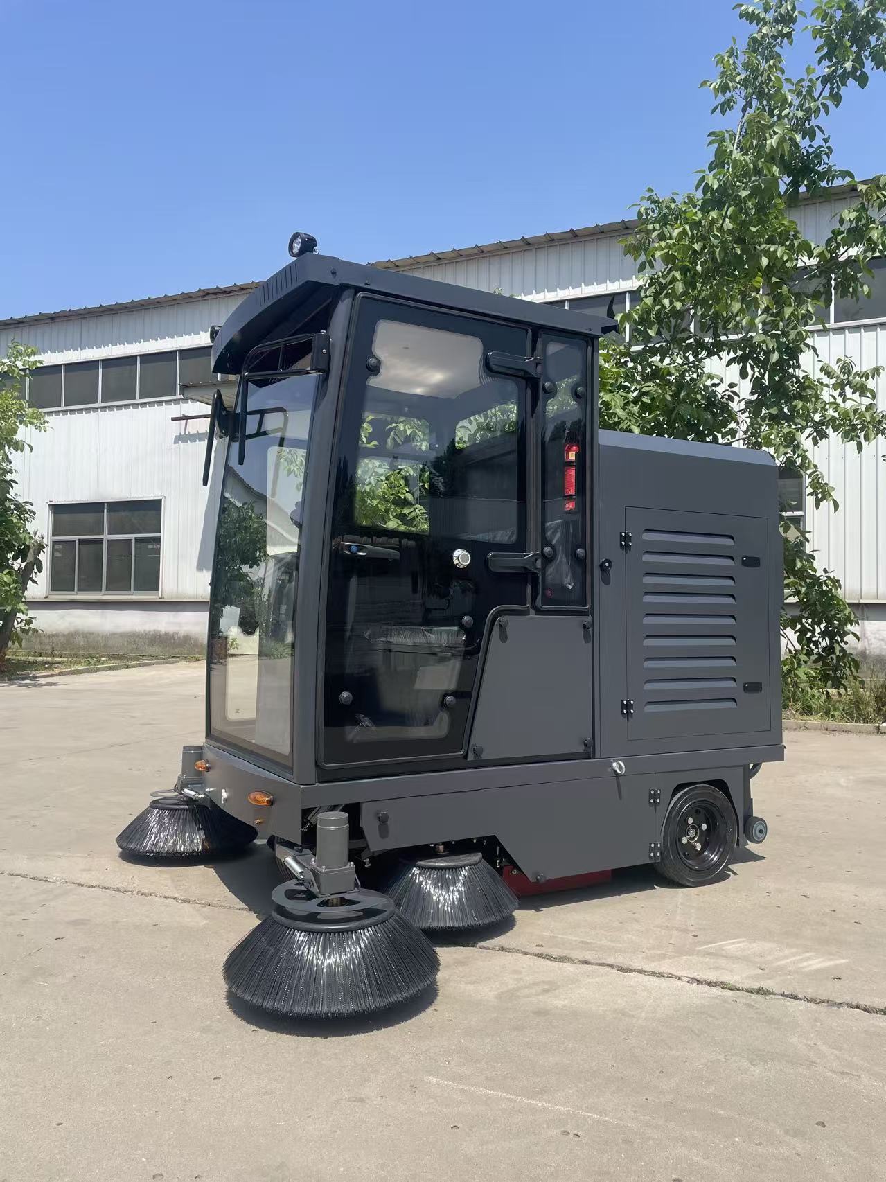 YJ-2000 Fully Enclosed Ride-on Floor Sweeper Lithium Battery Industrial Road Cleaning Vehicle