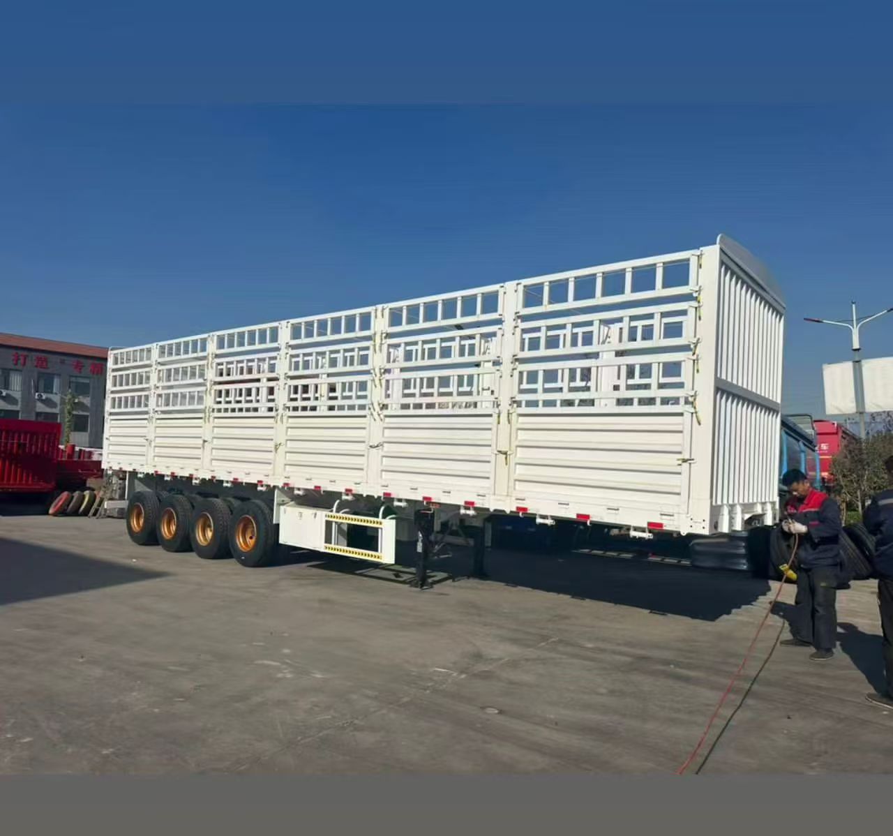 Export Standard High Side Stake Semi-Trailer 9000-16000mm Fence Cargo Trailer For Fruit Vegetable Delivery Multi Color Available