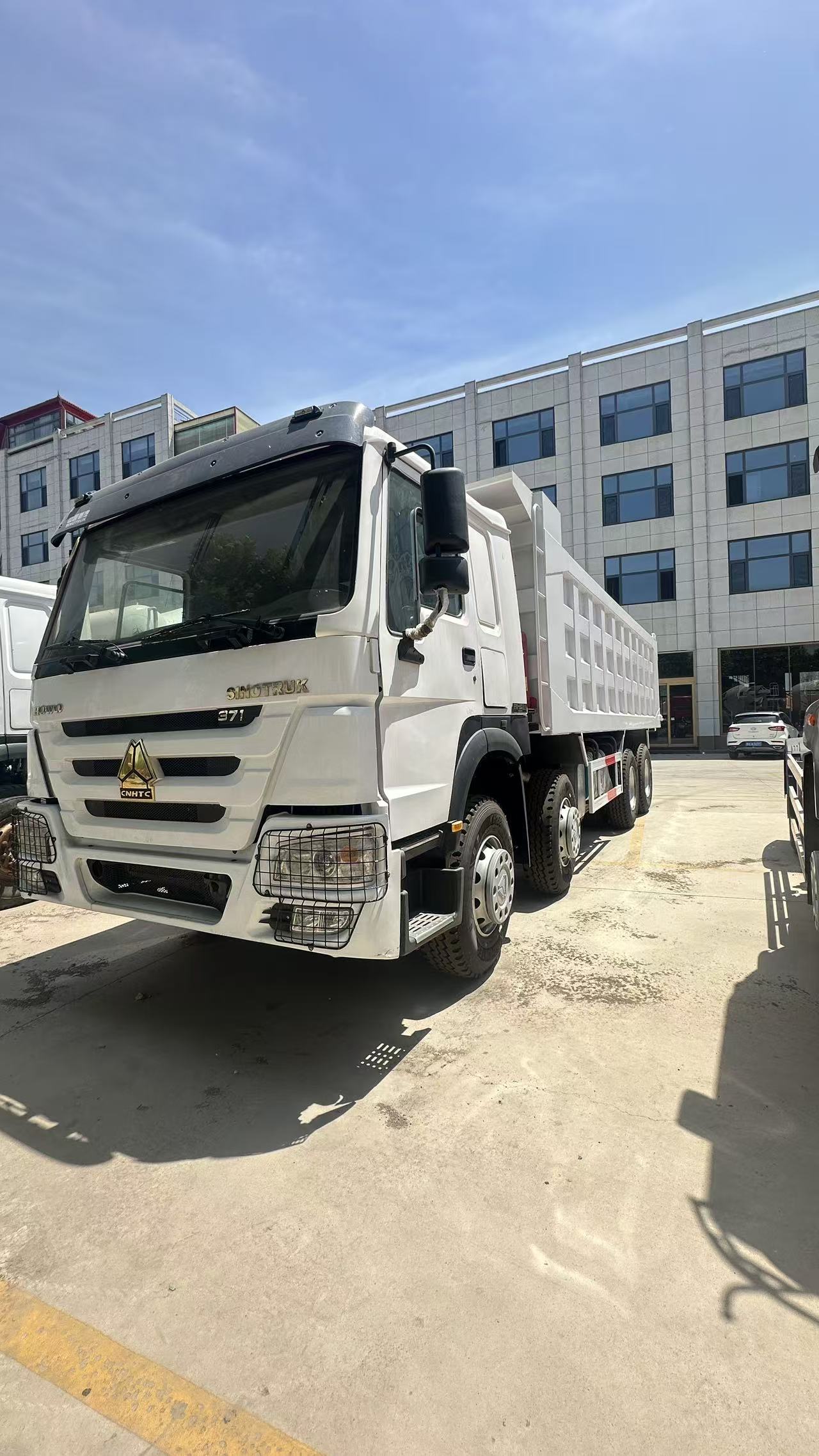 Used SINOTRUK HOWO 8×4 Dump Truck With Weichai 371 Engine Large Volume For Aggregate Transport