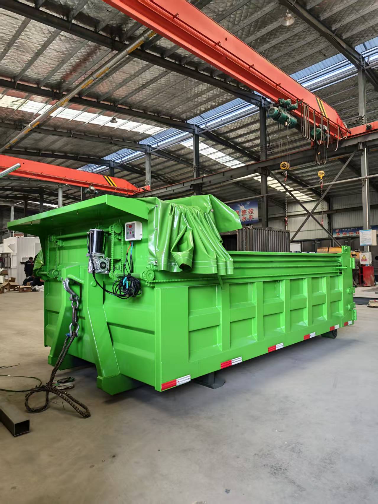 Custom Thickened Hook Arm Construction Waste Transfer Bin 7 Cubic Meter Engineering Roll Off Box Full Auto Electric Sealed Tarpaulin Sanitation Hook Lift Bin
