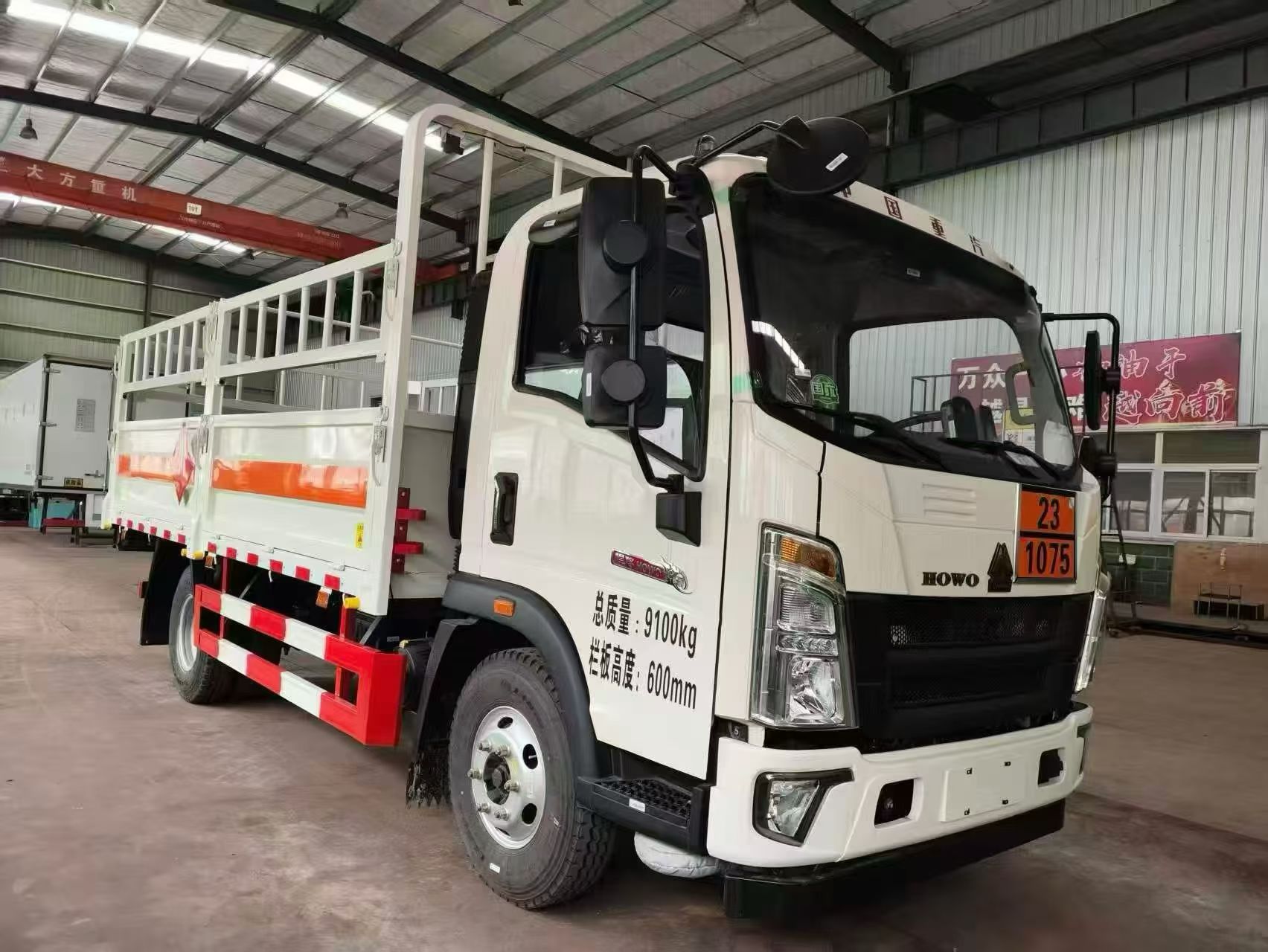 Used Sinotruk Howo Light Rack Gas Cylinder Dangerous Goods Truck 9Ton Flammable Gas Transport Vehicle Price 100000-150000