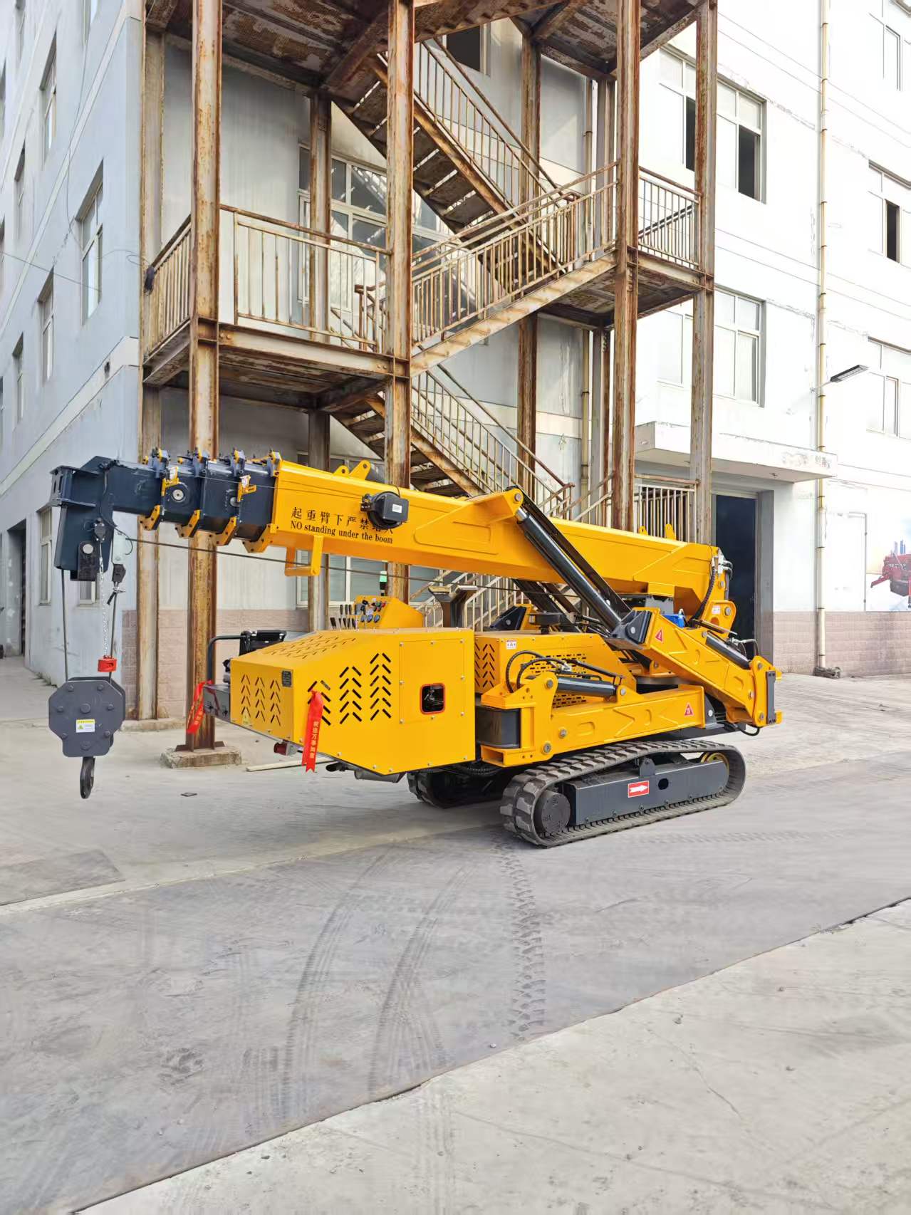 WT4.0 4 Ton Crawler Spider Crane Extended 5-Section Telescopic Boom Heavy Mini Spider Lifter For Narrow Indoor Space 380V Electric & 37KW Diesel Dual Power
