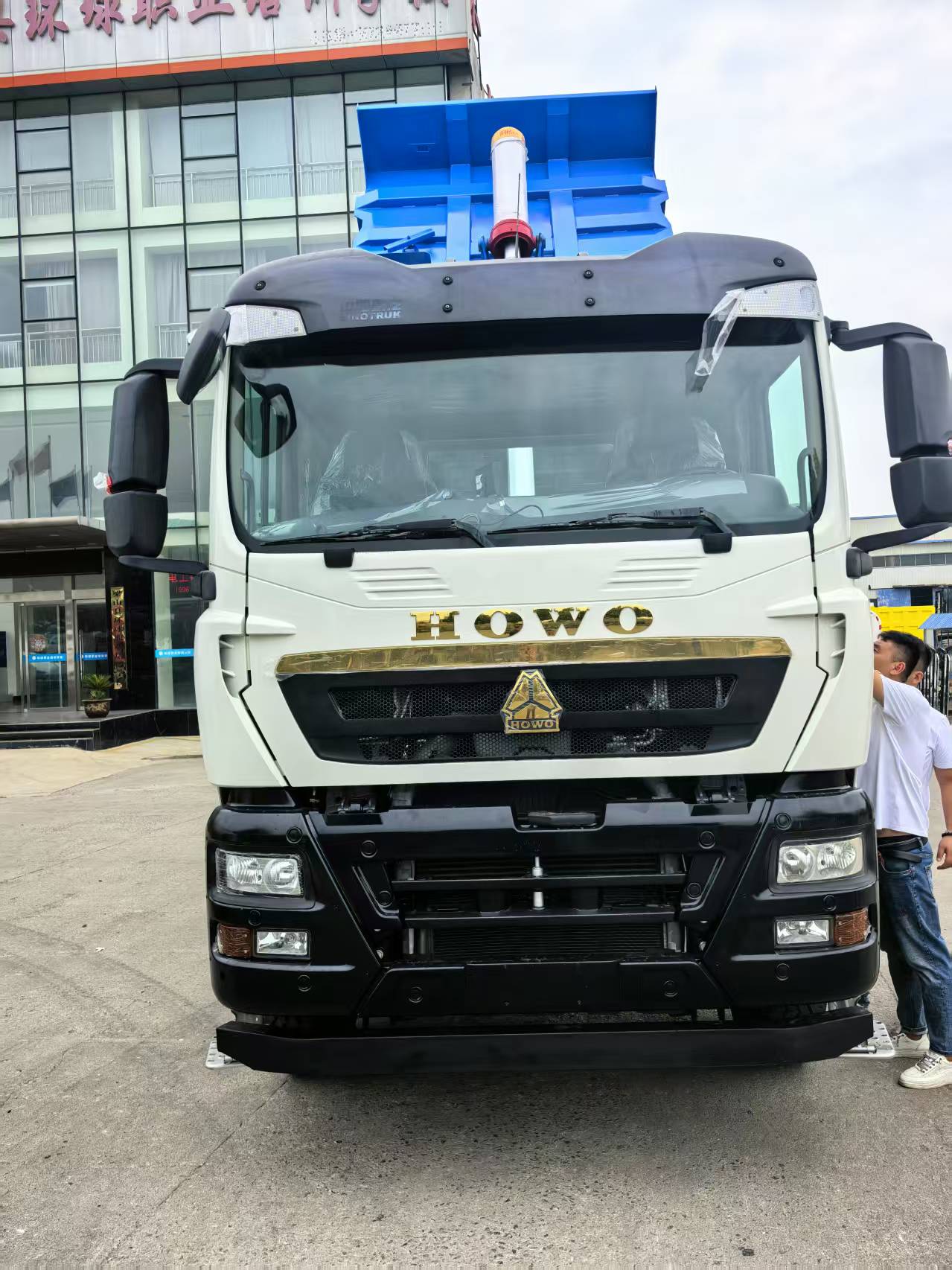 Brand New Stock Sinotruk Howo TX 6×4 Tipper Dump Truck, WP10.5 430HP, AC16 Heavy Rear Axle, Made Nov 2024, Price 30000 USD