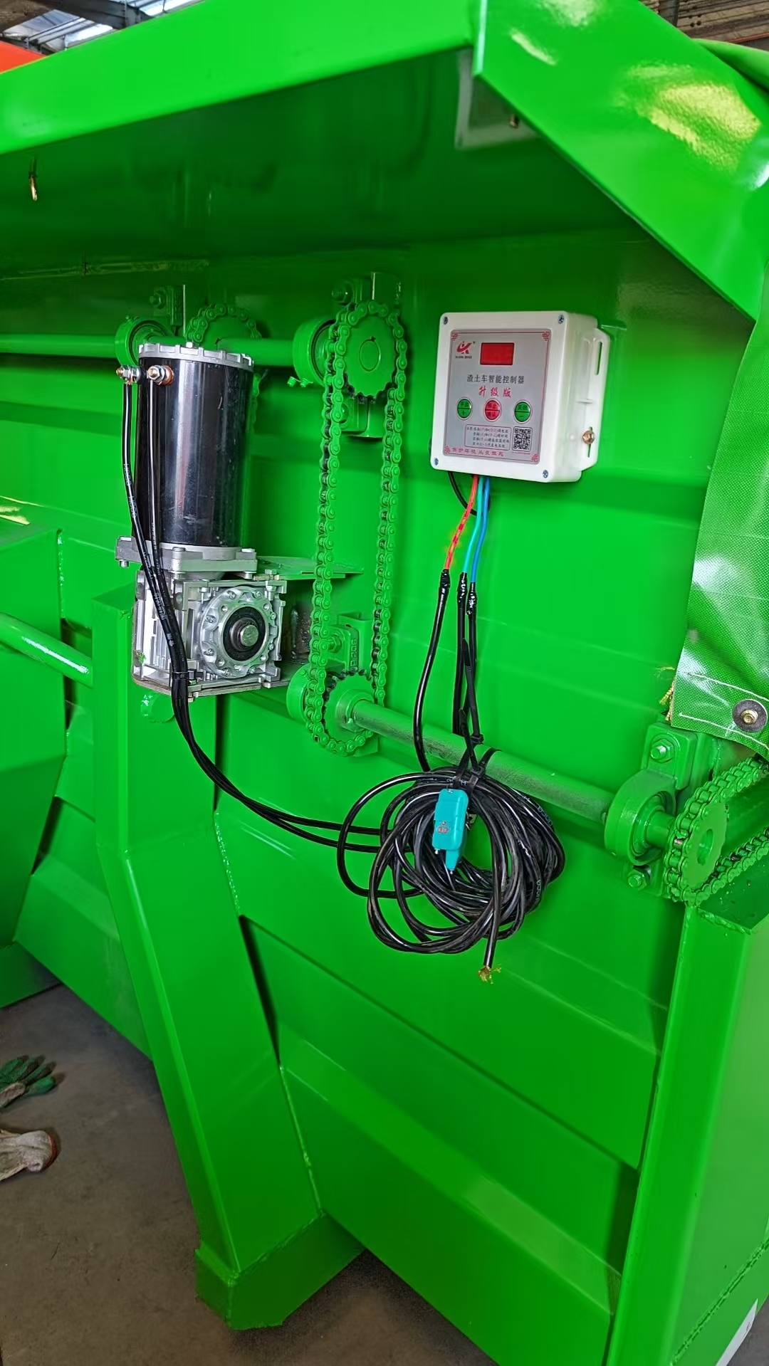 Custom Thickened Hook Arm Construction Waste Transfer Bin 7 Cubic Meter Engineering Roll Off Box Full Auto Electric Sealed Tarpaulin Sanitation Hook Lift Bin