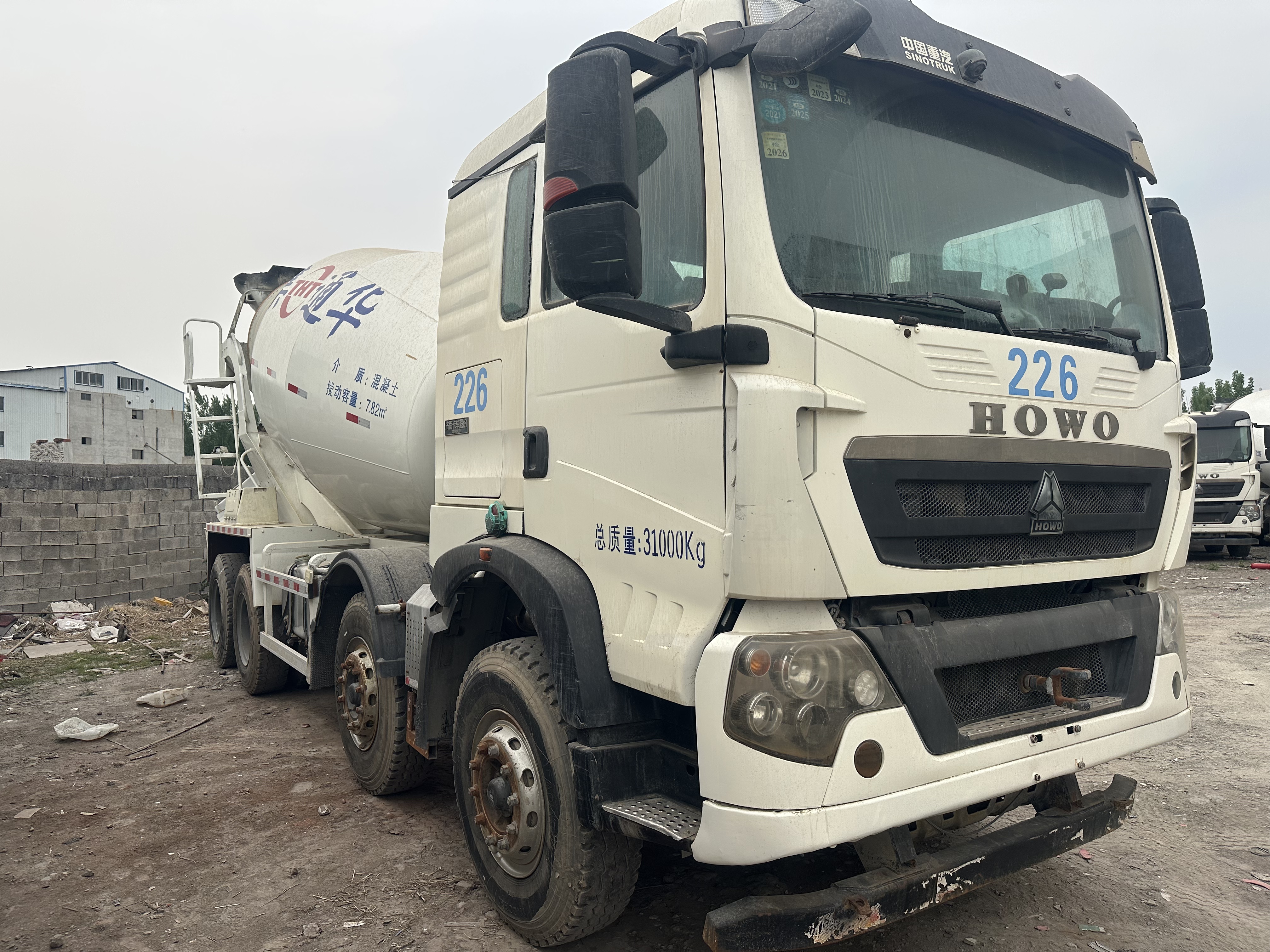 Howo Chassis Tonghua Superstructure 12 Cubic Mixer Truck 2020 Second-Hand Commercial Concrete Tank Truck For Construction