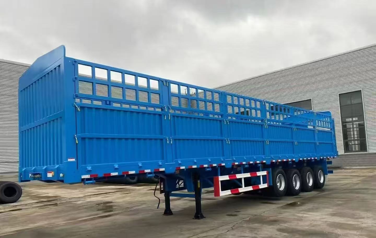 Export Standard High Side Stake Semi-Trailer 9000-16000mm Fence Cargo Trailer For Fruit Vegetable Delivery Multi Color Available