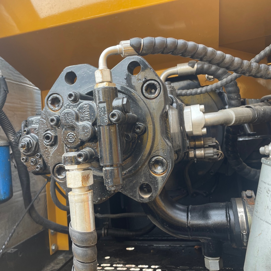 Used Sany235 Crawler Excavator